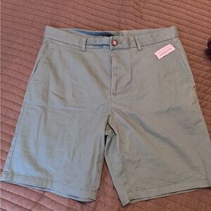 Old Navy Men's Olive Green Flat Front Shorts